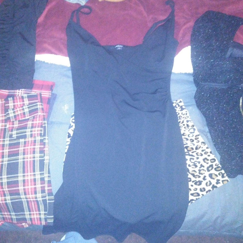 Clothes - Picture 15 of 16